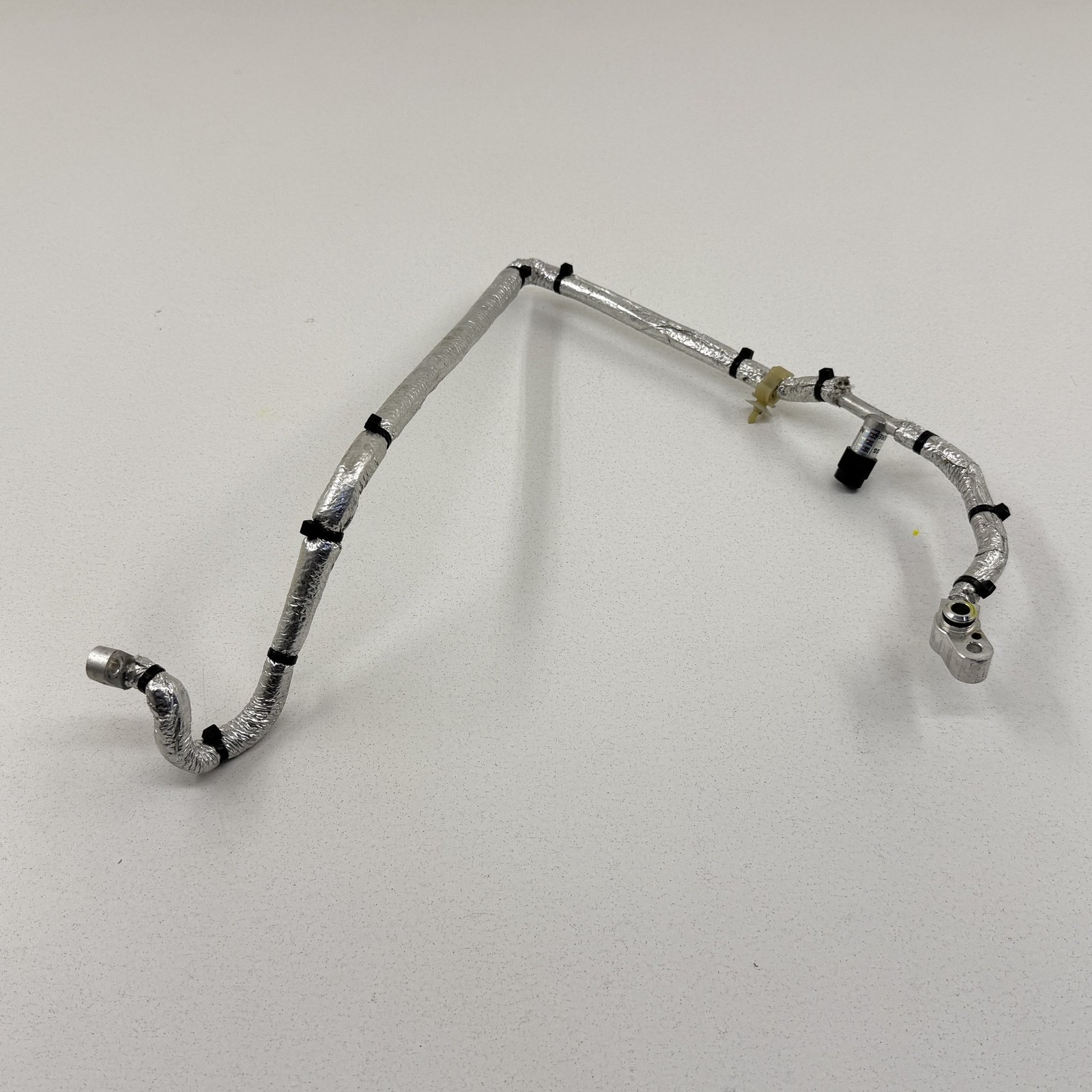 Aston Martin V8 Vantage 2006-2017 Hose pipe P/N 8G3319835BA