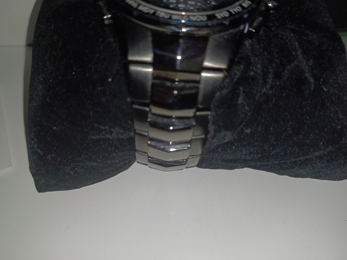 そら Seiko Radio Synced, Solar Powered ,World Time Chronograph