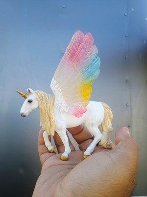 Schleich D-73527 Rainbow Fairy Magical Mystical Unicorn Pegasus Figure Wings