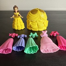 Muñeca BELLE Polly Pocket La Bella y la Bestia con trajes - Hasbro Disney 2021