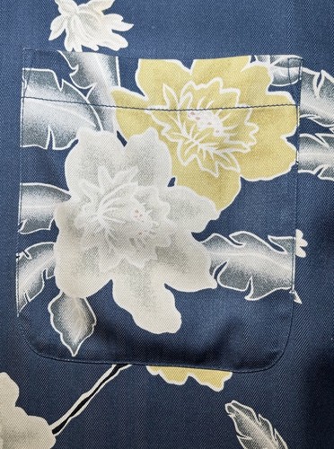Tommy Bahama Silk Hawaiian Shirt Men's Large Blue With Flower Button Up EUC - Picture 5 of 9
