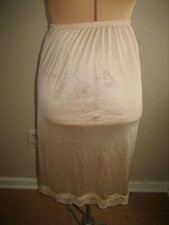HANES HER WAY Peach Nylon Half Slip, Lace Hem - Style 7247 - Size M - USA