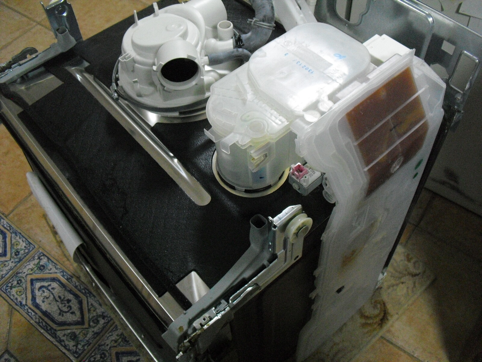 Miele Dishwasher G4420 G4210 Salt Dispencer Lid container. Other parts