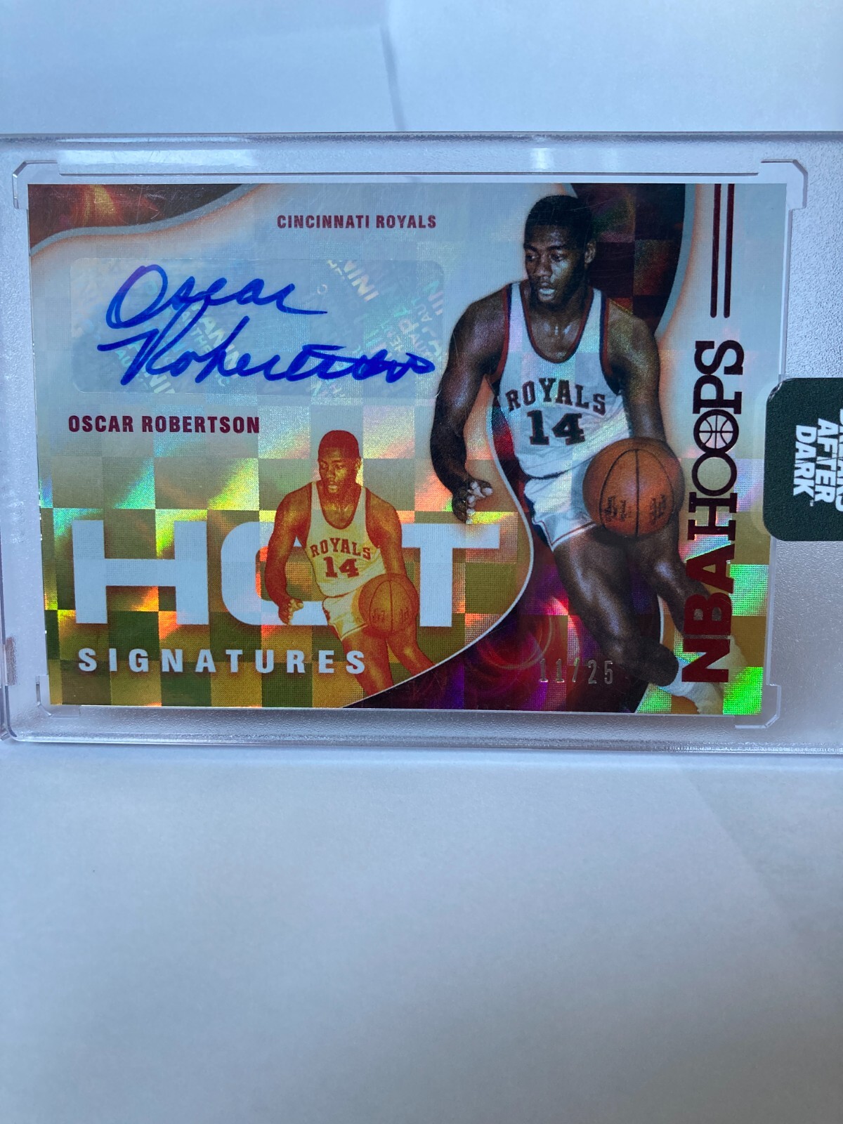 2021-22 OSCAR ROBERTSON HOT SIGNATURES AUTOGRAPHED #11/25 MINT CONDITION