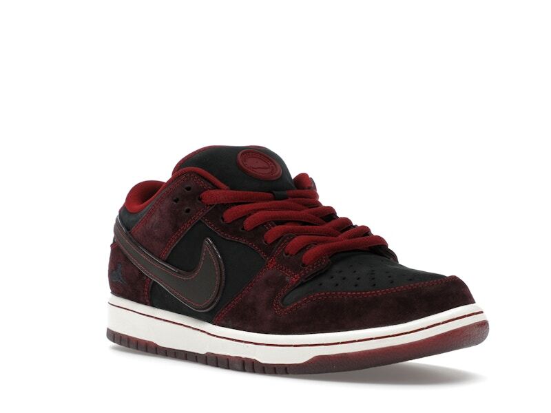 Size 7.5 - Nike RIOT Skateshop x Dunk Pro SB QS Low Mahogany