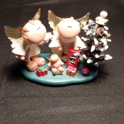 Russ Angel Cheeks Christmas Angel Figurine Scene w/ Tree & Gifts 3D Effect