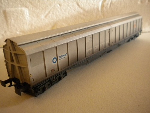 Heljan Cargo Waggon 8370 2795 306-1 Colas Tarmac branding. Factory Weathere BNIB | Condition: New