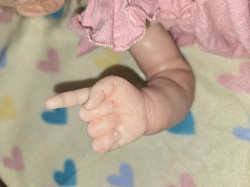 Muñeca bebé niña renacida Saskia de Bonnie Brown, montada y pintada Foto 3 de 4