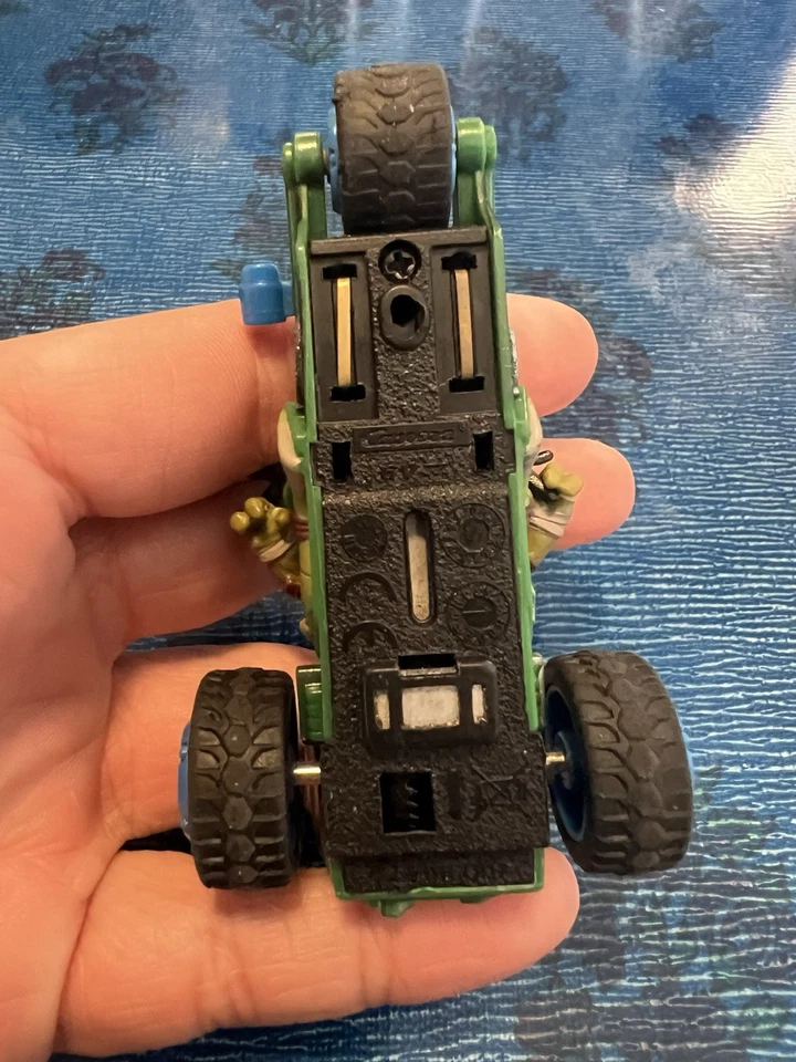 SMALL CARRERRA TEENAGE MUTANT NINJA TURTLE 6V ELECTRIC MOTORCYCLE - Image 2 of 4