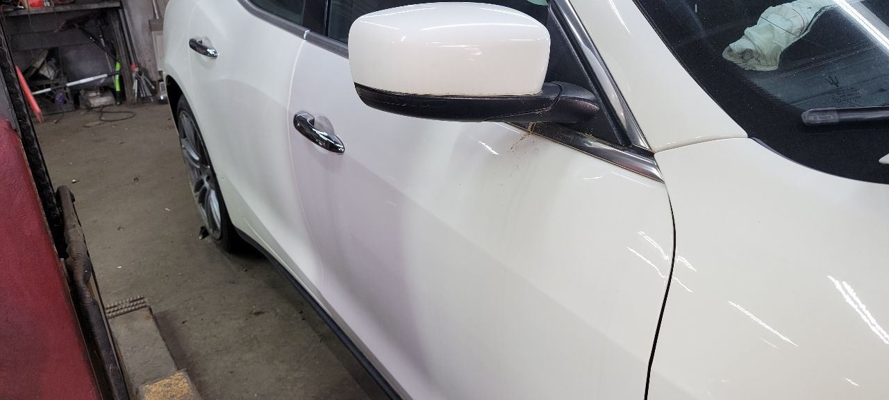 Maserati Ghibli 2016 Right Lower Grille