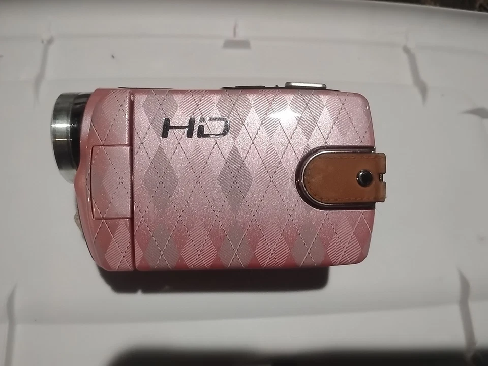 DXG 566V HD Camcorder 5MP Sensor Uses SD Card No Cord Pre-owned - Image 2 of 4