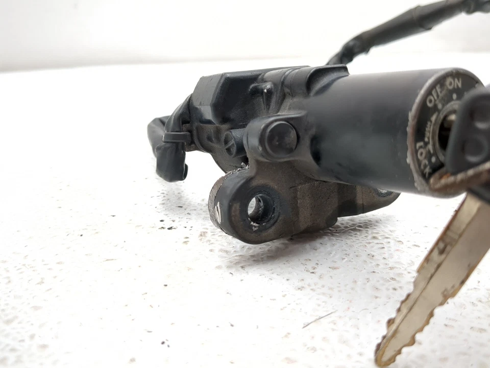 06-08 Yamaha YZF-R6S YZF R6 Lock Set Ignition Switch And Two Keys - Image 3 of 4