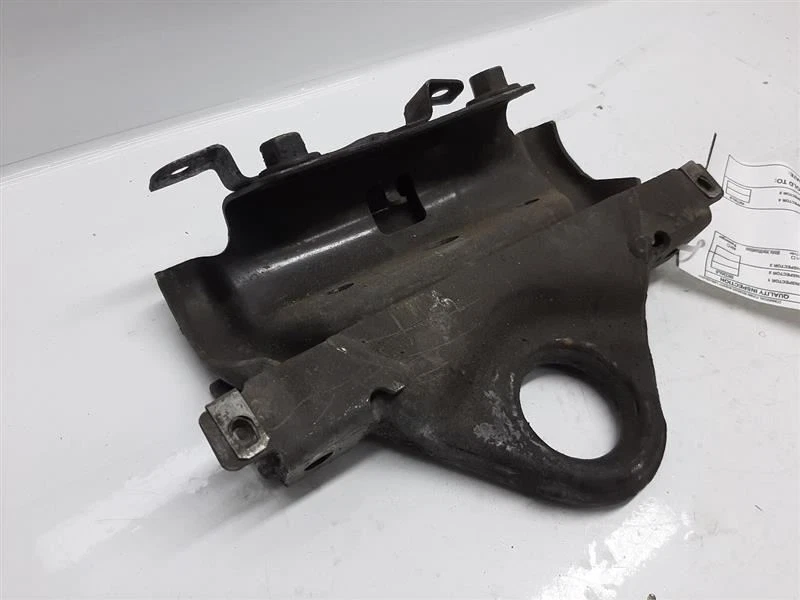 Range Rover HSE L405 Tow Hitch Hinge Bracket Front Frame - Image 3 of 4