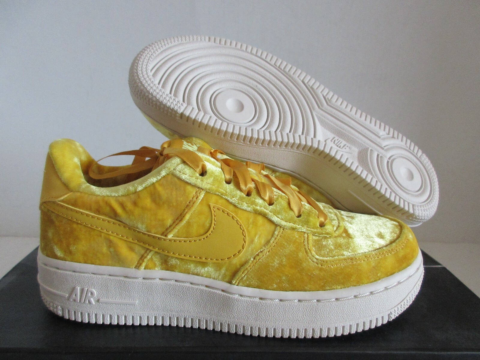 nike air force 1 lv8 velvet yellow