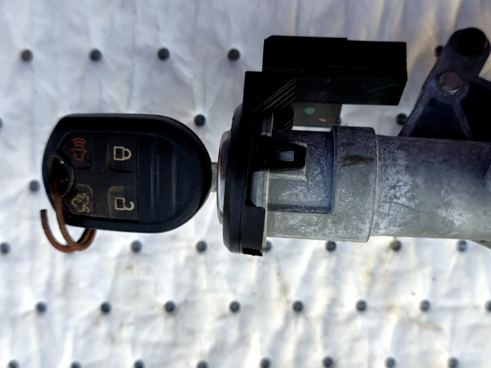 Interruptor de encendido Ford Fusion 2006-2012 bloqueo con llave e inmovilizador OEM 6E5T15607AB Foto 2 de 4