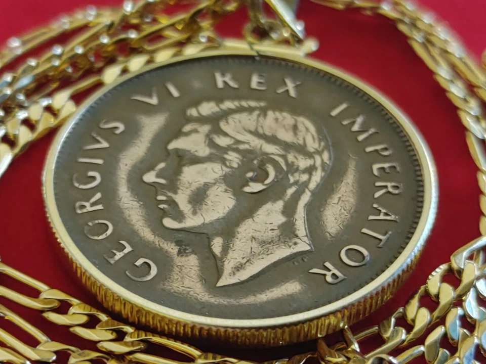 1941 South Africa Dromedaris Sailing Ship  Penny Pendant & 24" Gold filled chain - Image 2 of 4