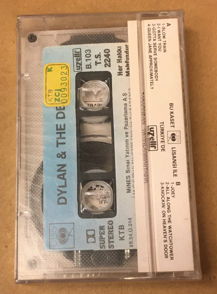 DYLAN & THE DEAD (1989) SEALED CASSETTE MADE IN TURKEY - Image 2 of 2