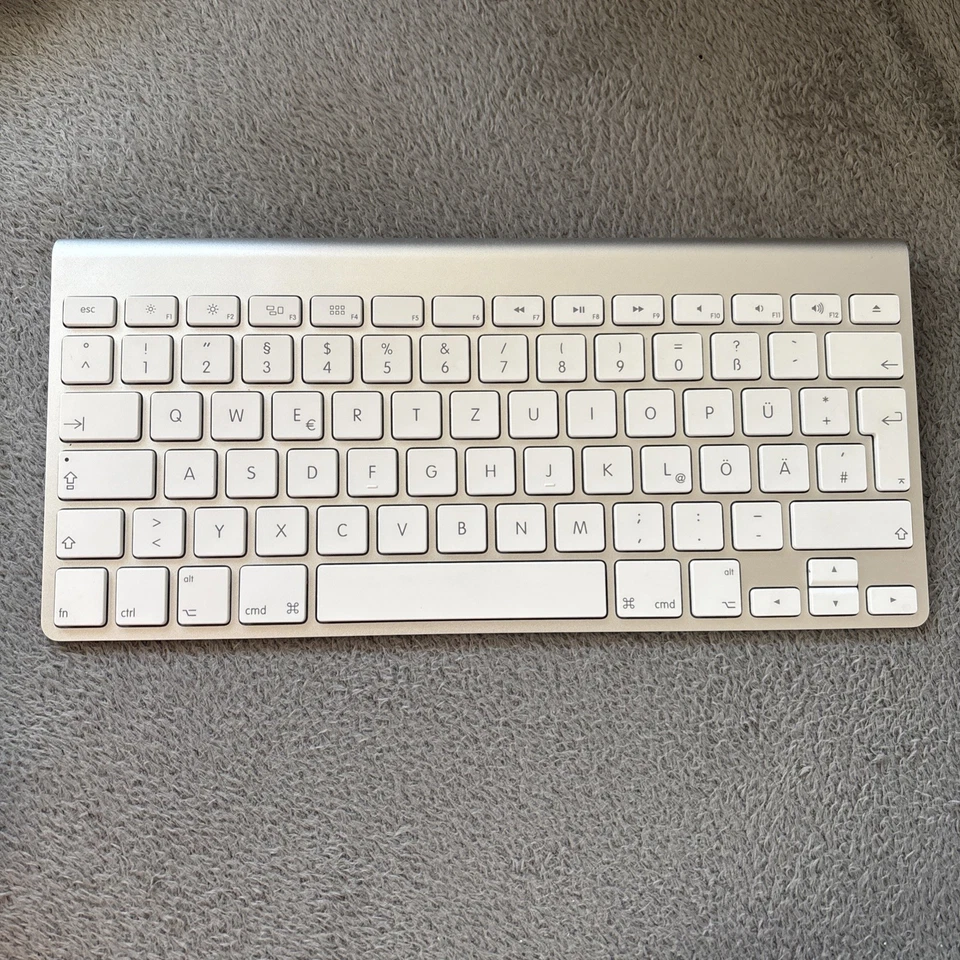 Apple Kabellose Bluetooth Deutsch Tastatur - Silber (MC184D/A)