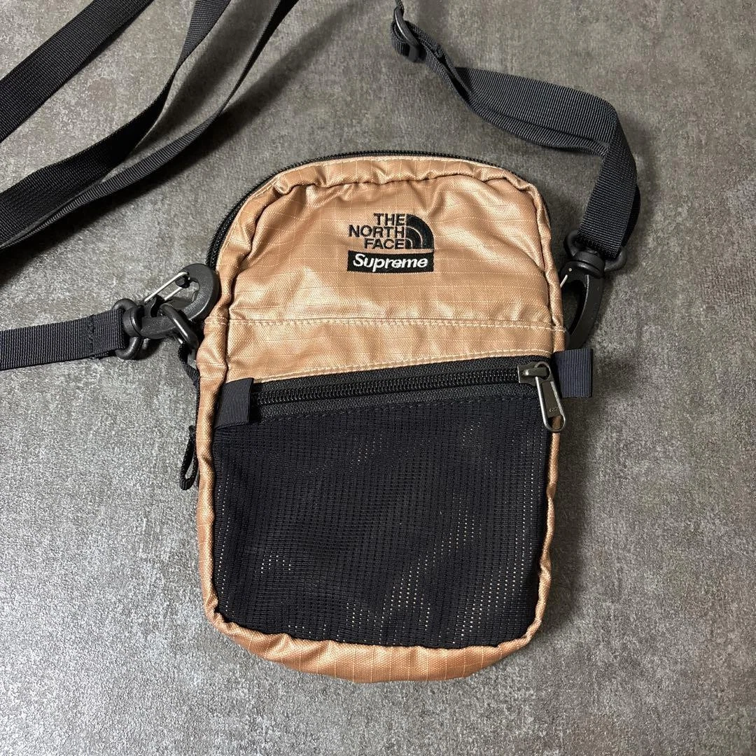 Supreme The North Face X Sacoche rose or édition limitée homme rare modèle Collab