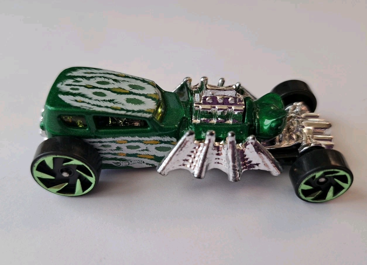 Hot Wheels 2012 -  Street Creeper Green & Silver Nice Condition!