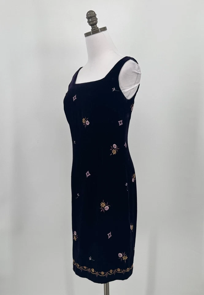 Ann Taylor Vintage Purple Velvet Embroidered Flower Appliques Sheath Dress Sz 2 - Image 2 of 4