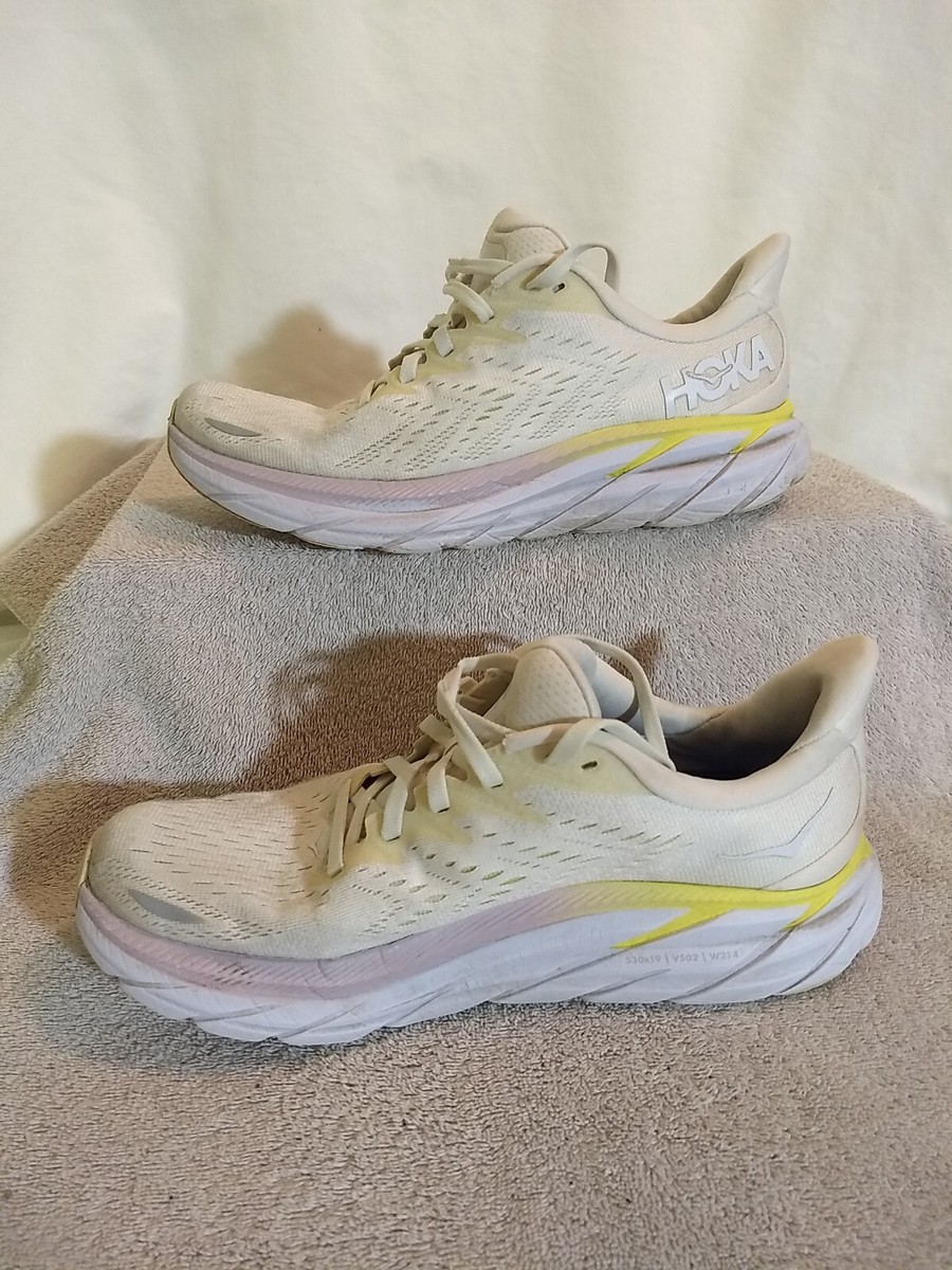 Hoka One One (WMNS) Clifton 8 White Running Shoes, Size: 9 B Hoka One One (WMNS) Clifton 8 White Running Shoes, Size: 9 B