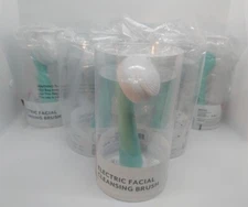 VIVITAR  lot of 7 Battery Operated Gentle Exfoliateing Facial Cleansing Brush 