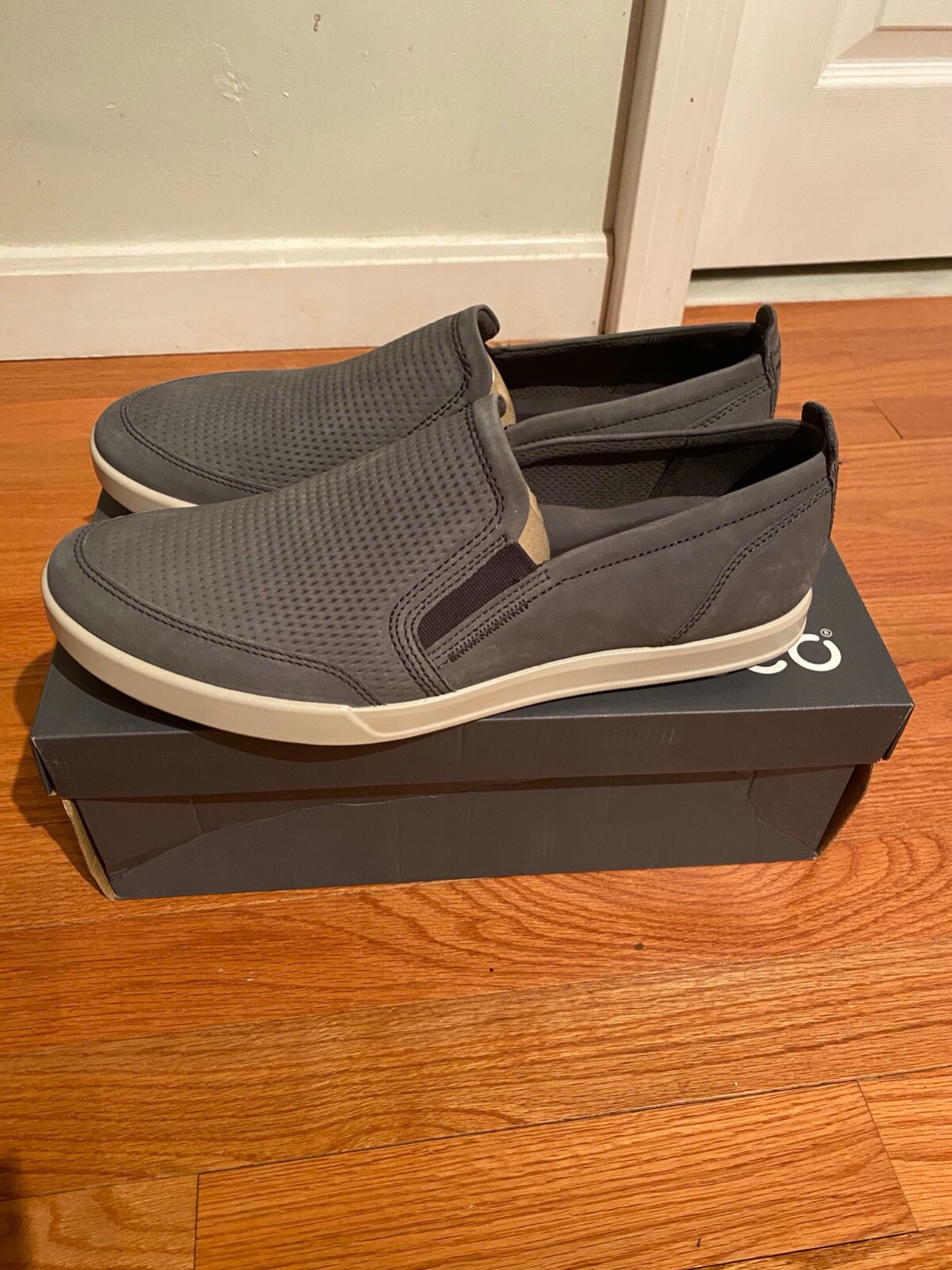 ecco men's collin perforated slip on