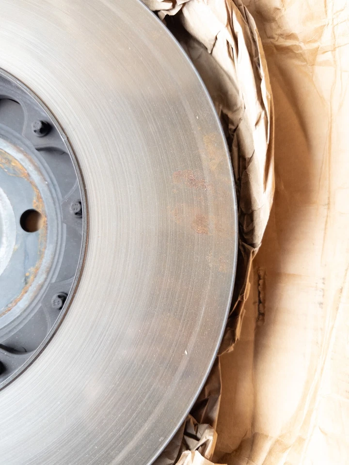 Rotor de freio a disco dianteiro GM OEM 84271643 Chevrolet Camaro 2017-2024 CTS 2016-2019 - Imagem 4 de 4