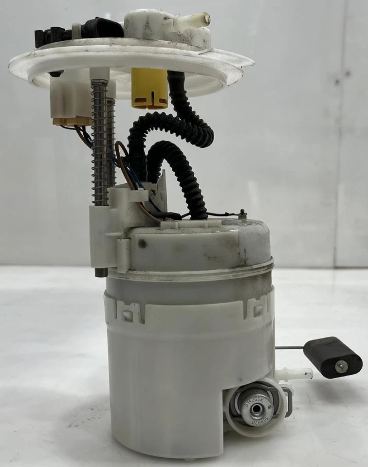 2011-2013 Kia Sorento Fuel Pump Assembly 3.5L - Image 3 of 4