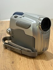 Canon MD101 PAL MiniDV Camcorder 30x Optical Zoom w/ 2x Batteries, Charger Bag
