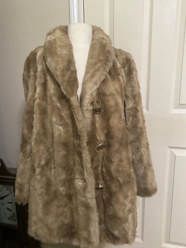style Limited faux fur coat Size Xl