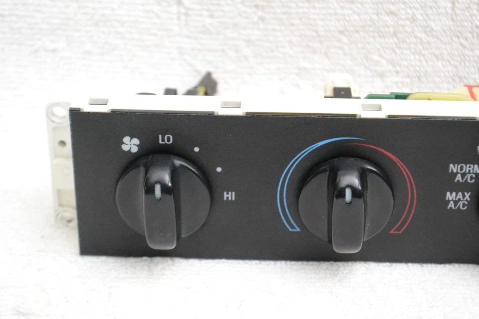 Mercury Grand Marquis 1998-2009 Ford Crown Vic calefacción aire acondicionado climatización Foto 3 de 4