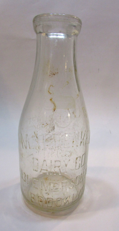 Old 1890's MH Renken Dairy 131 Emerson Place Brooklyn NY 1 qt Store Milk Bottle