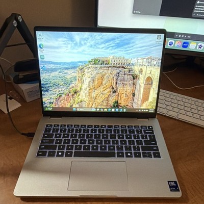Intel Core Ultra Silver 14'' Laptop Windows 11 Backlit Keyboard USB-C