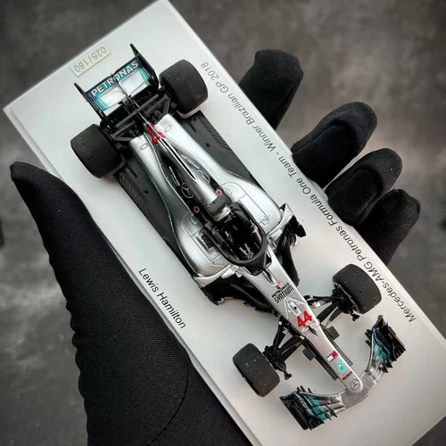 Spark 1/43 Mercedes-AMG Petronas F1 W09 Winner Brazilian GP 2018 Dirty Version - Bild 3 von 10