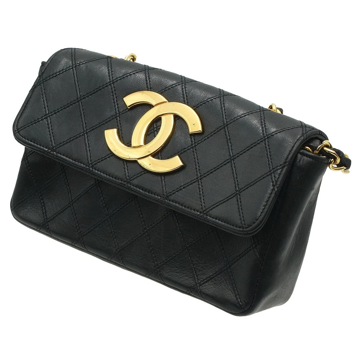 chanel vintage messenger bag leather