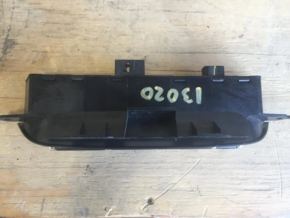  2015 Chevy Silverado 1500 Pedal Adjust/Traction Control/Park Assist Switch  - Изображение 2 из 4