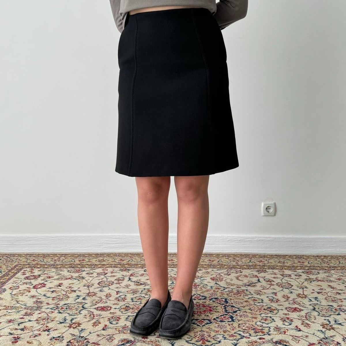 Vintage Prada Women’s Black Midi Skirt SIZE 40