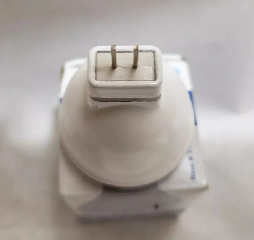 3 Bulbrite LED 3.5W MR11 ( replaces 20W halogen) soft white/ GU4 base/ 150 lumen - Image 4 of 4