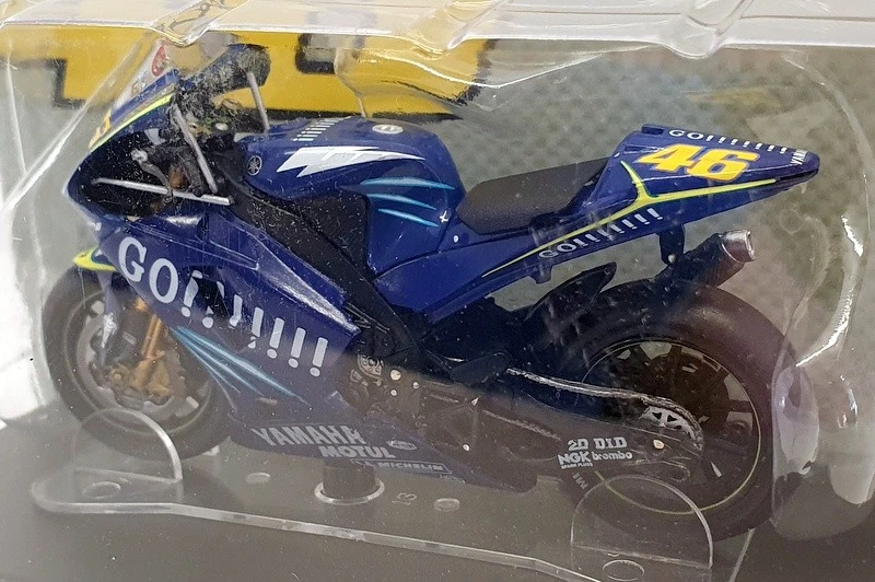 Altaya 1/18 Scale FFR61 - Yamaha YZR-M1 #46 World Champion 2004 Rossi - Image 2 of 4
