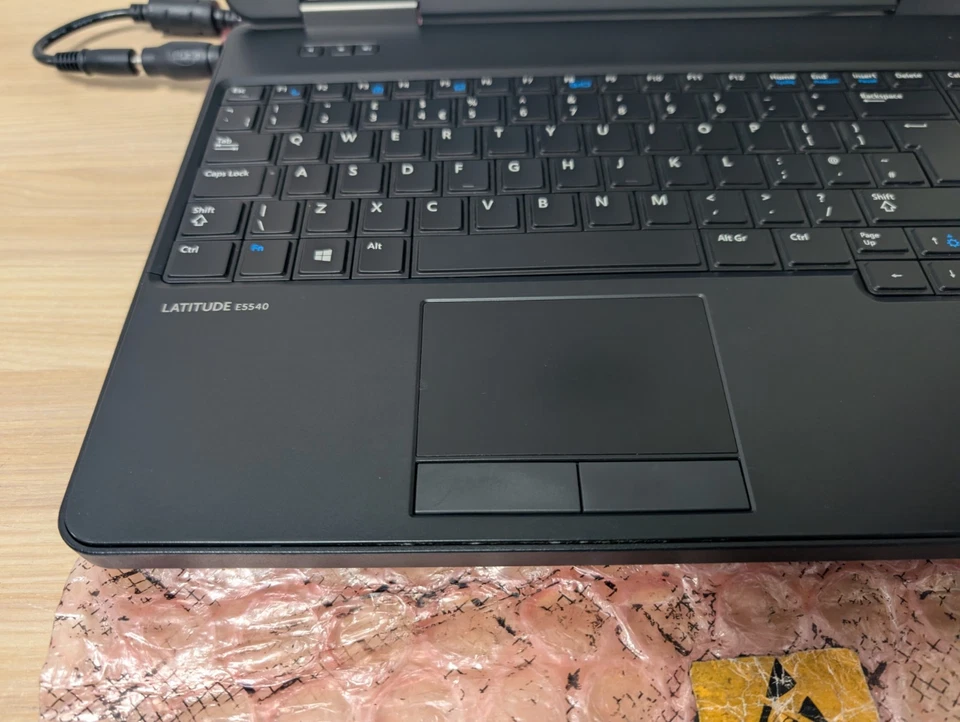 Dell Latitude E5540 - i5-4210U - 4GB Ram - No Storage - Image 2 of 4