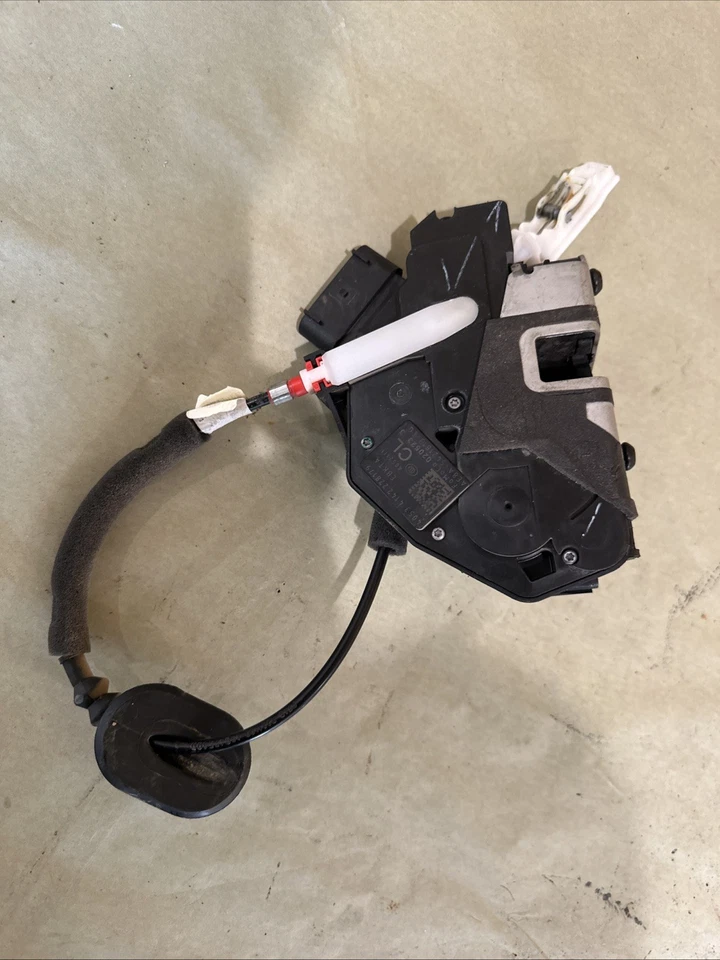 Ford Edge 2013-2024 actuador de bloqueo de pestillo de puerta del lado del conductor delantero izquierdo OEM Foto 3 de 4