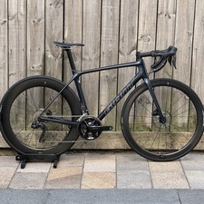 Giant TCR Advanced Disc Full Carbon Road Bike Medium 105 Di2 12s