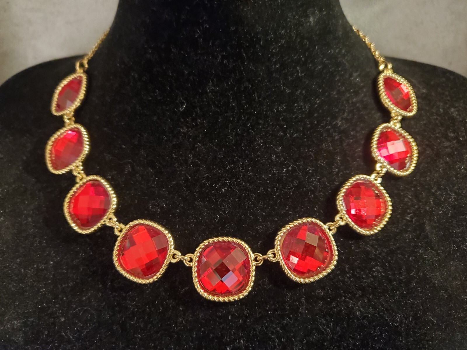 Large MONET Ruby Red Rhinestone Collar Necklace G… - image 3