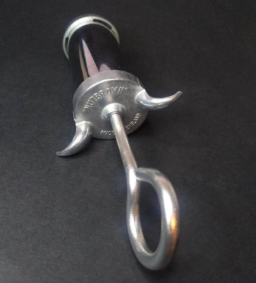 Vintage Nutbrown De Luxe Icing Outfit Made In England - Image 2 of 4