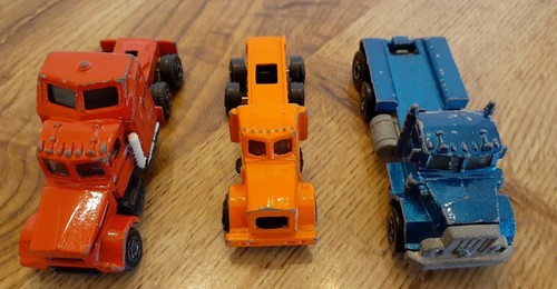 Lot of 9 Diecast and Plastic Vehicles Hot Wheels, Matchbook, Tonka, Road Champs - Picture 19 of 23