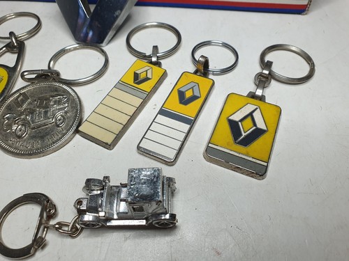 RENAULT VARIOUS KEYCHAIN LOT + BADGE,,,bourbon or others? kechain lh - Picture 2 of 12