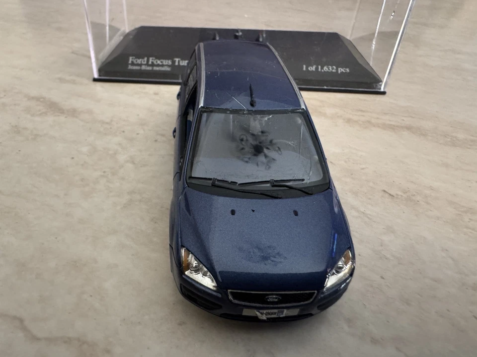 Ford Focus Turnier Jeans-Blau Metallic Minichamps 1:43 limited edition 1 of 1632 - Immagine 3 di 4