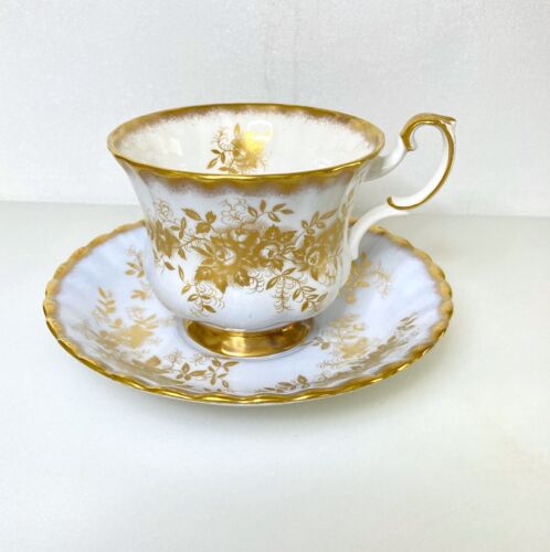 VINTAGE SERIE Royal Albert Tasse und Untertasse Gold Floral auf Blau mit Goldrand - RAR - Bild 3 von 13